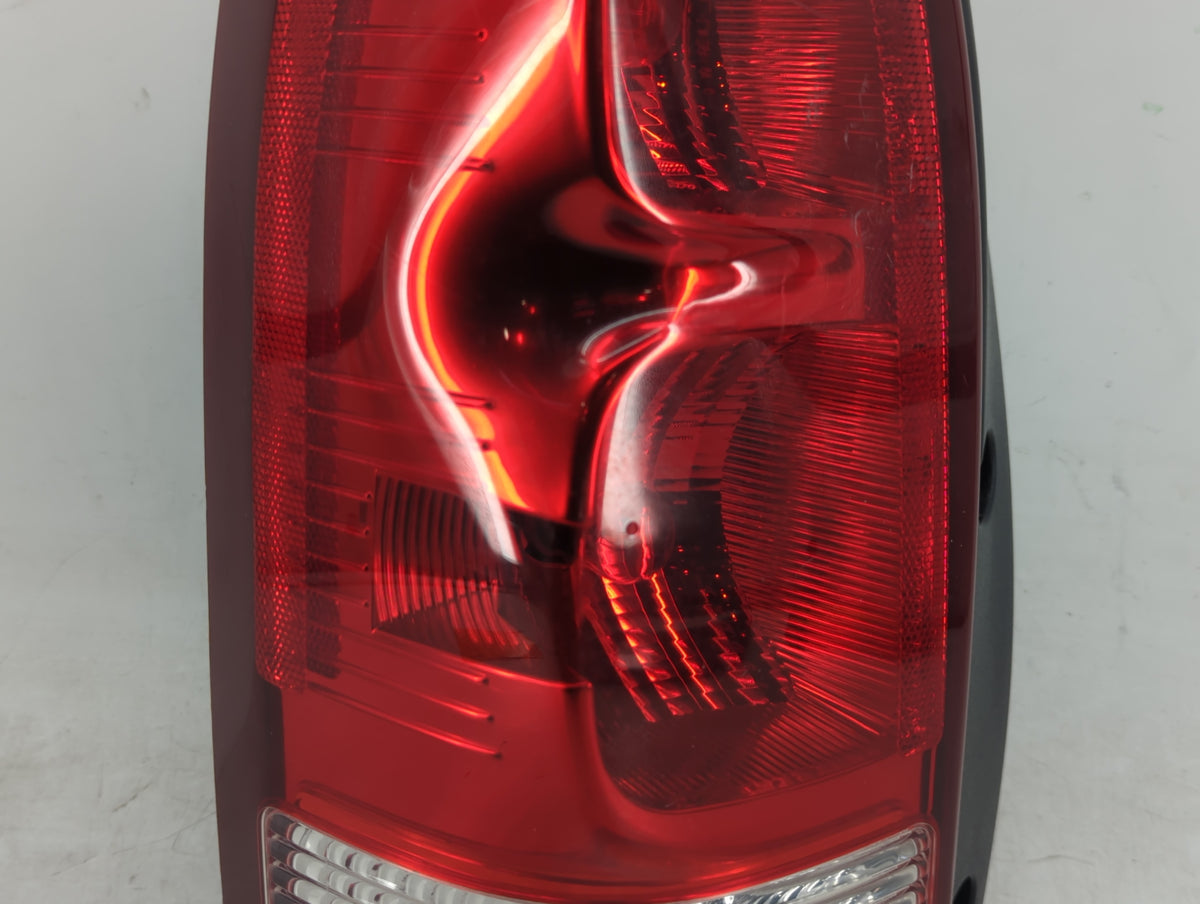 2005-2007 Buick Terraza Tail Light Assembly Driver Left OEM Fits Fits 2005 2006 2007 2008 2009 OEM Used Auto Parts - Oemused