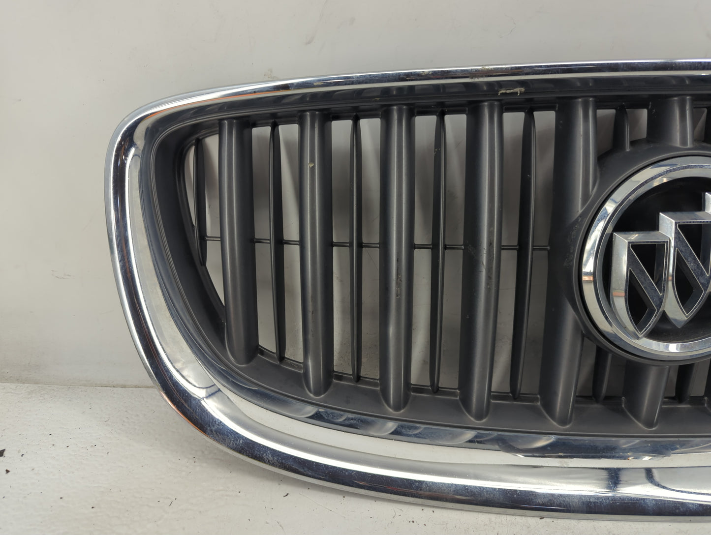 2005-2007 Buick Terraza Front Bumper Grille - Oemusedautoparts1.com
