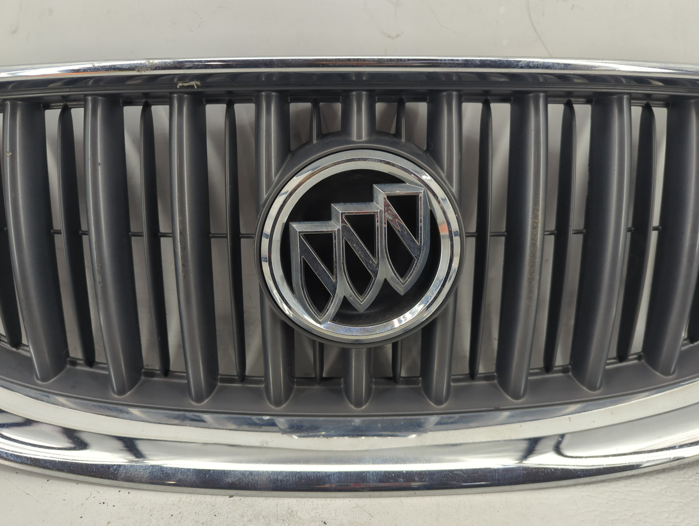 2005-2007 Buick Terraza Front Bumper Grille - Oemusedautoparts1.com