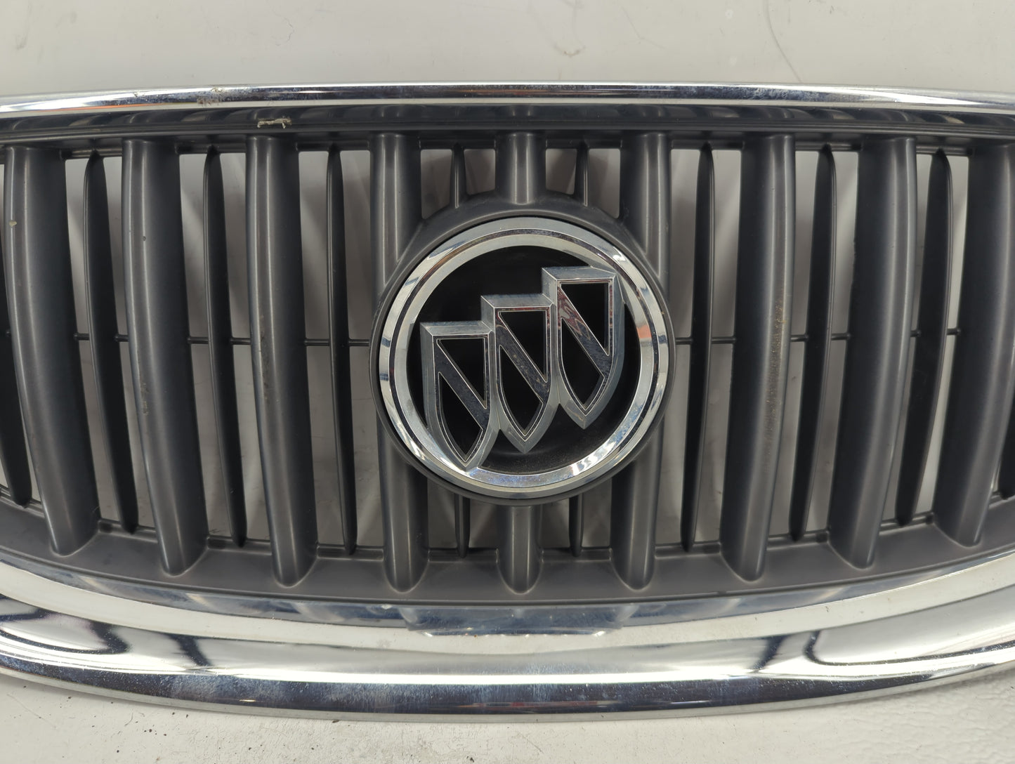 2005-2007 Buick Terraza Front Bumper Grille - Oemusedautoparts1.com