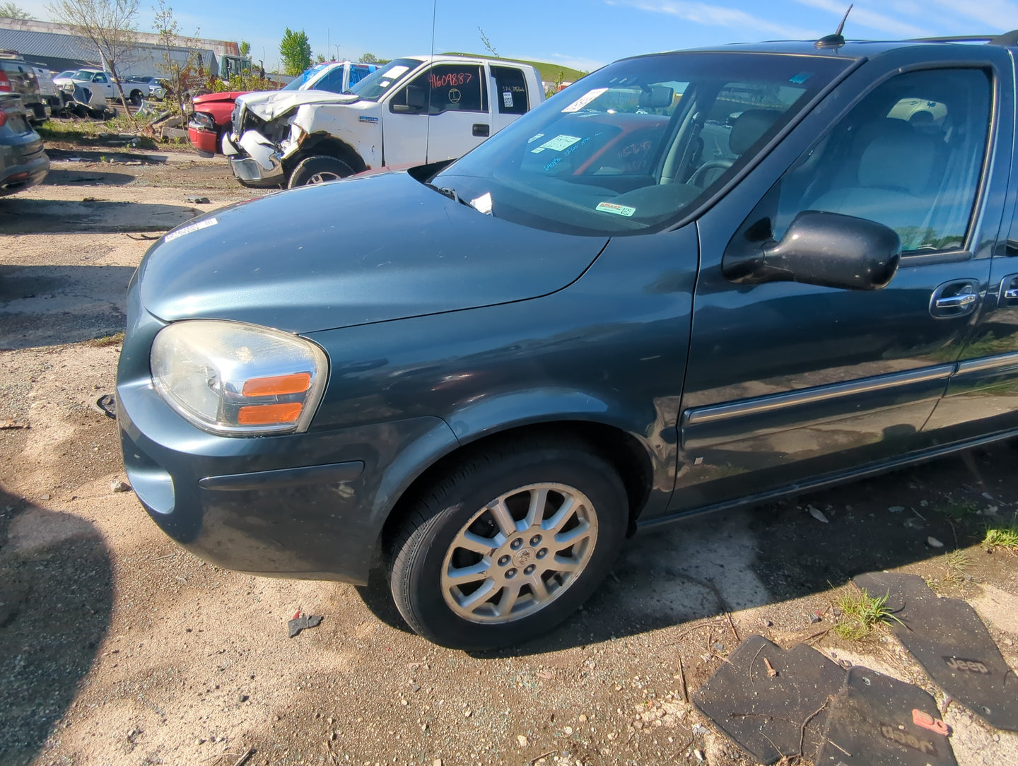 2005-2007 Buick Terraza Driver Front Door Oem - Oemusedautoparts1.com