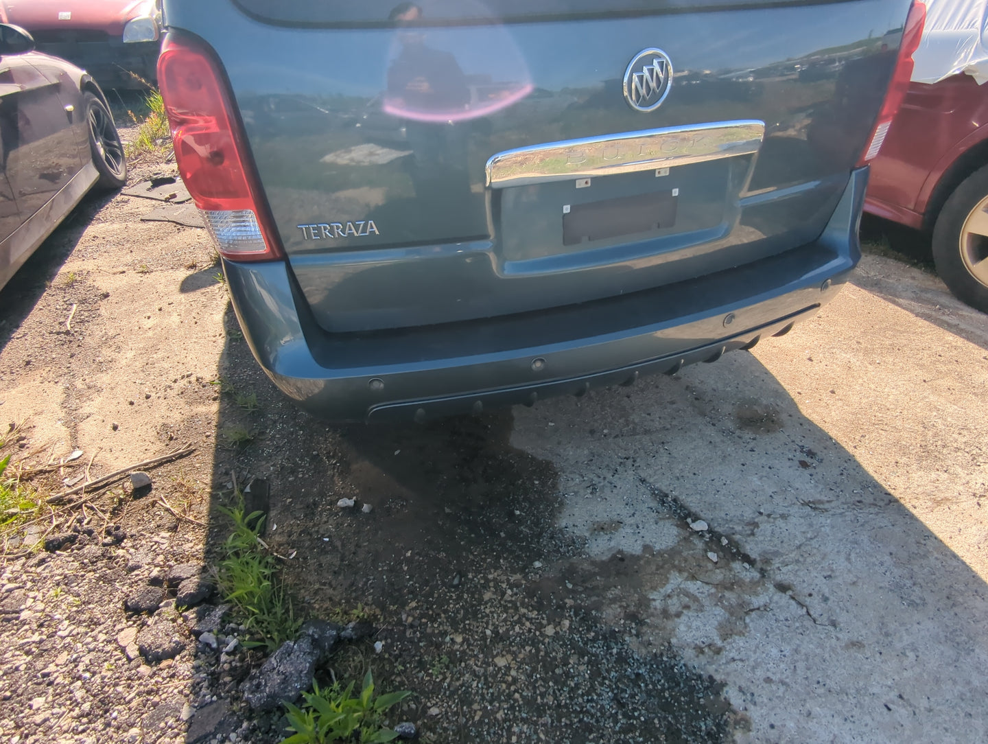 2005-2007 Buick Terraza Rear Bumper Assembly Oem - Oemusedautoparts1.com