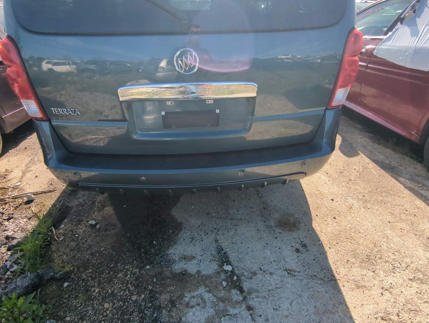 2005-2007 Buick Terraza Rear Bumper Assembly Oem - Oemusedautoparts1.com