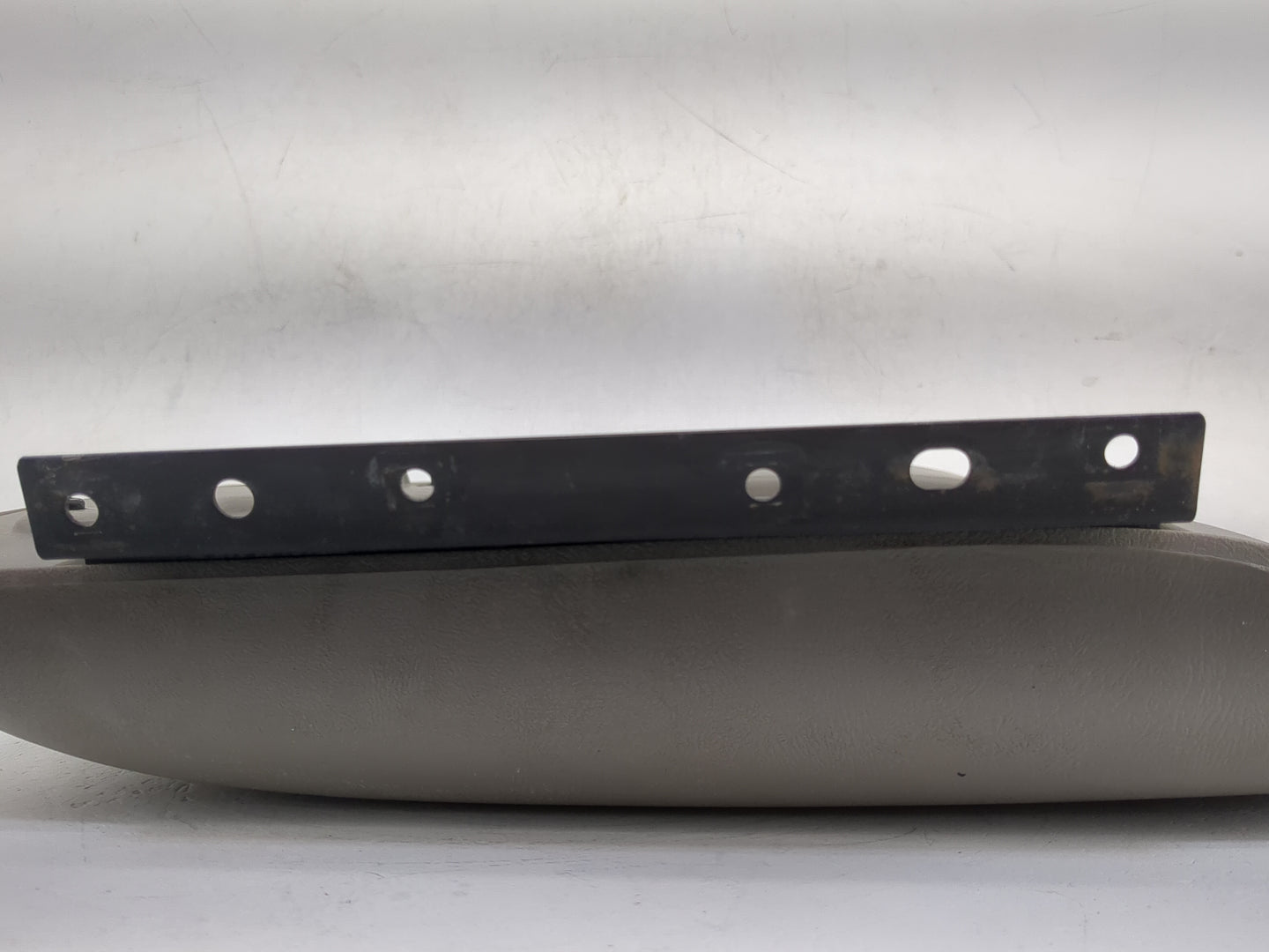 2006 Cadillac Avalanche 1500 Center Console Armrest Cover Lid Fits OEM Used Auto Parts - Oemusedautoparts1.com