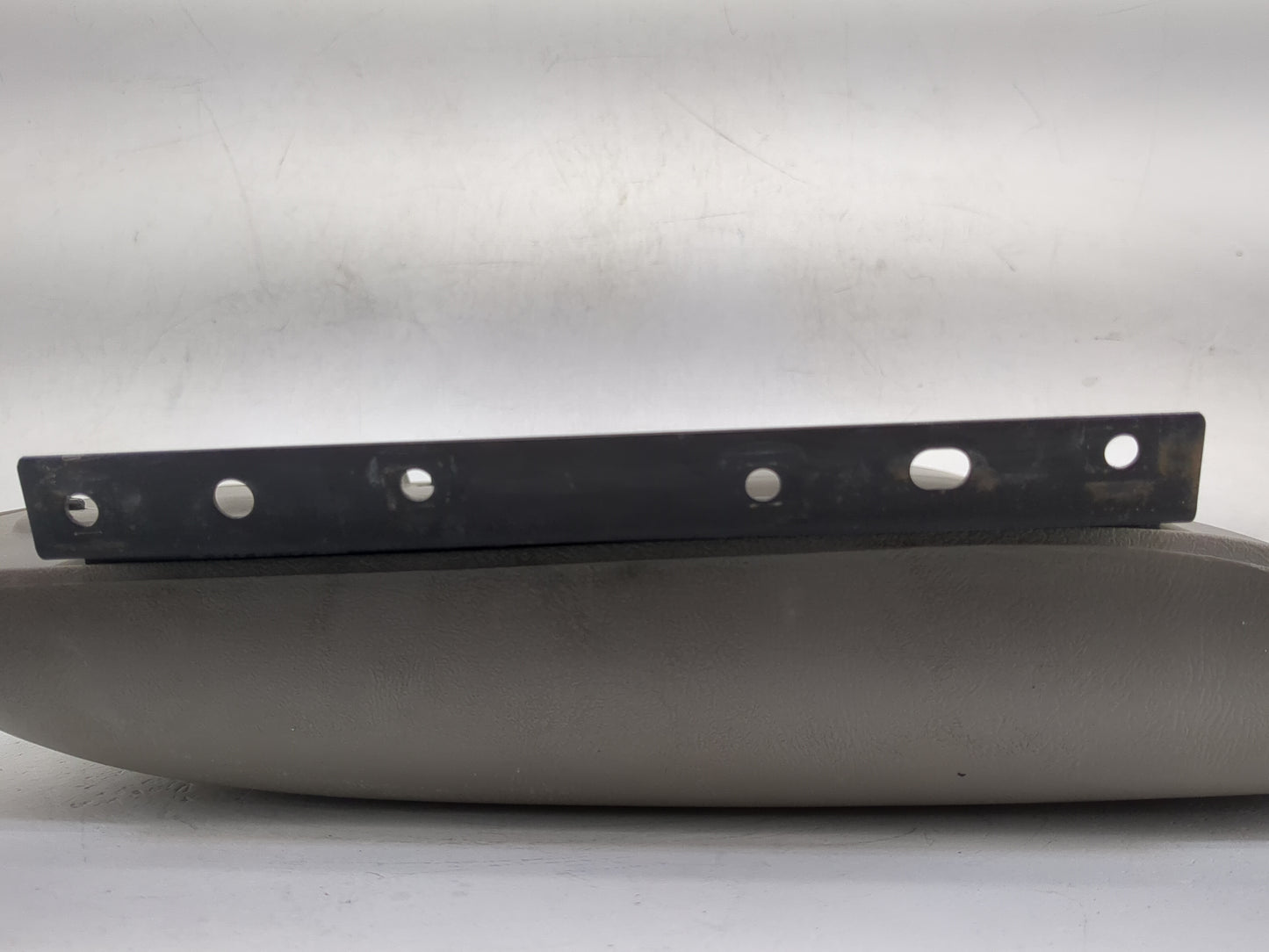 2006 Cadillac Avalanche 1500 Center Console Armrest Cover Lid Fits OEM Used Auto Parts - Oemusedautoparts1.com