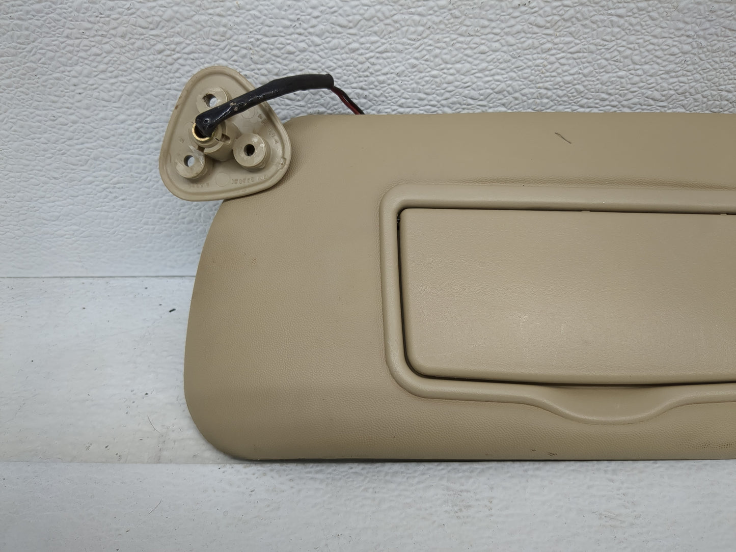 2003-2007 Cadillac Cts Sun Visor Shade Replacement Driver Left Mirror Fits Fits 2003 2004 2005 2006 2007 OEM Used Auto Parts