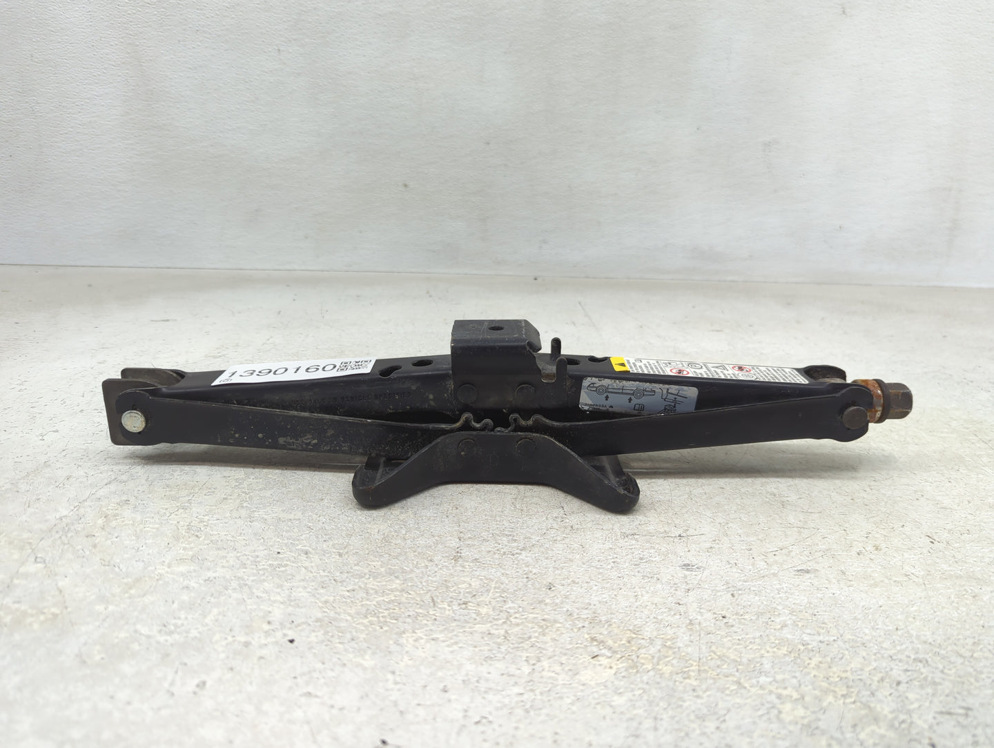 2006 Cadillac Cts Spare Scissor Car Jack - Oemusedautoparts1.com