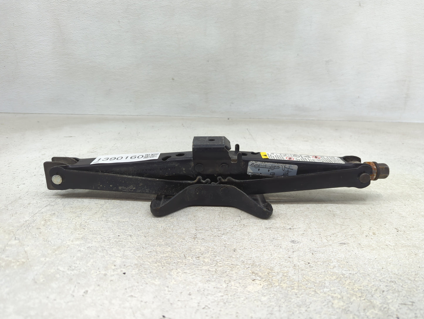 2006 Cadillac Cts Spare Scissor Car Jack - Oemusedautoparts1.com
