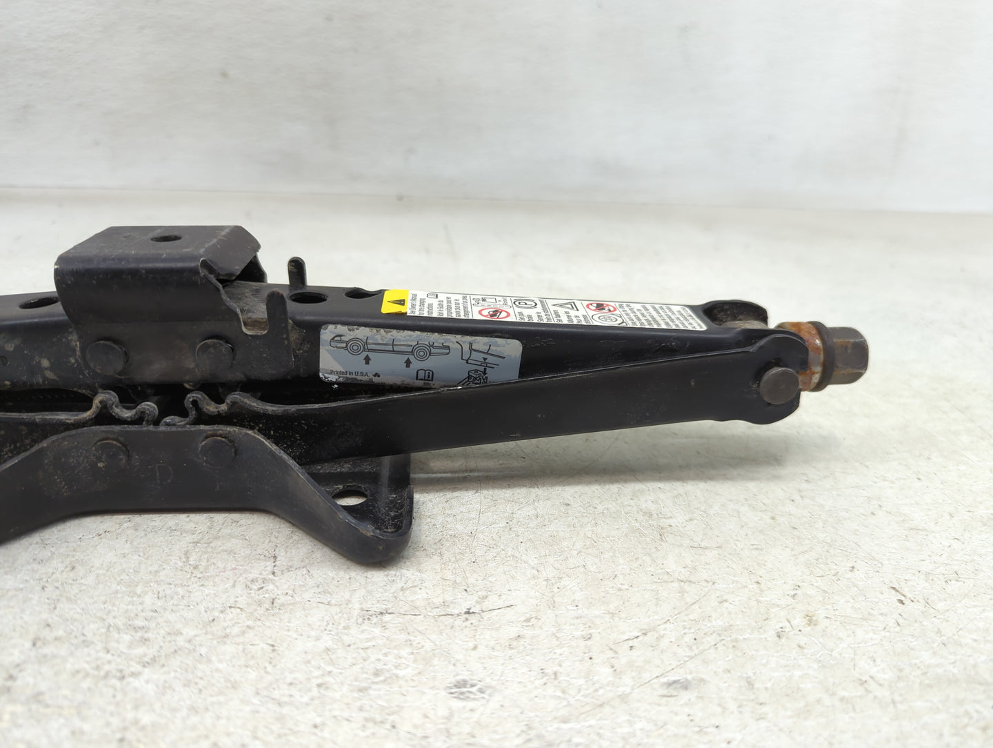 2006 Cadillac Cts Spare Scissor Car Jack - Oemusedautoparts1.com