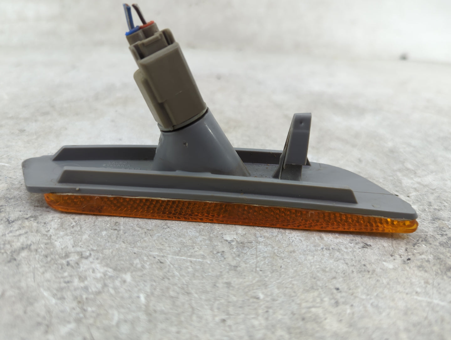 2006 Cadillac Cts Passenger Right Rear Side Marker - Oemusedautoparts1.com