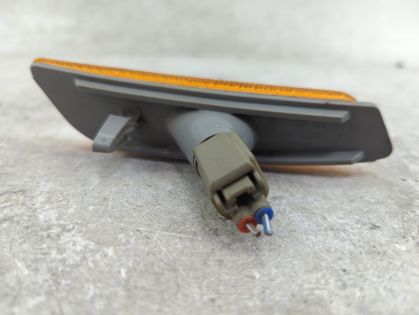 2006 Cadillac Cts Passenger Right Rear Side Marker - Oemusedautoparts1.com