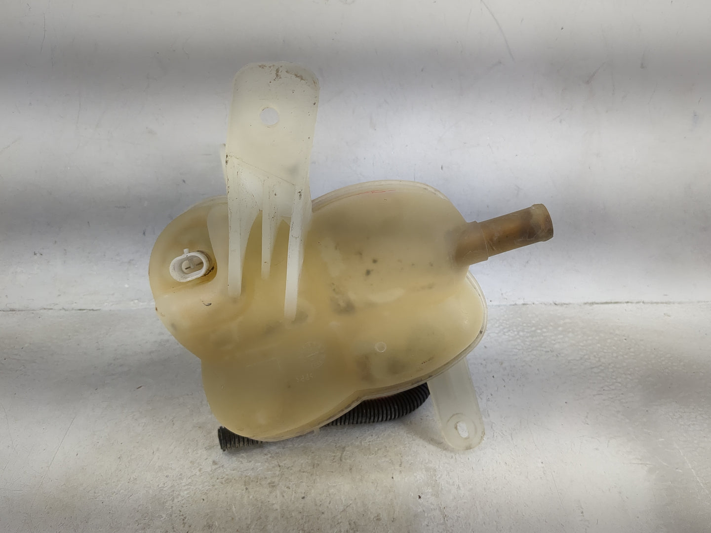 2003-2006 Cadillac Cts Radiator Coolant Overflow Expansion Tank Bottle - Oemusedautoparts1.com