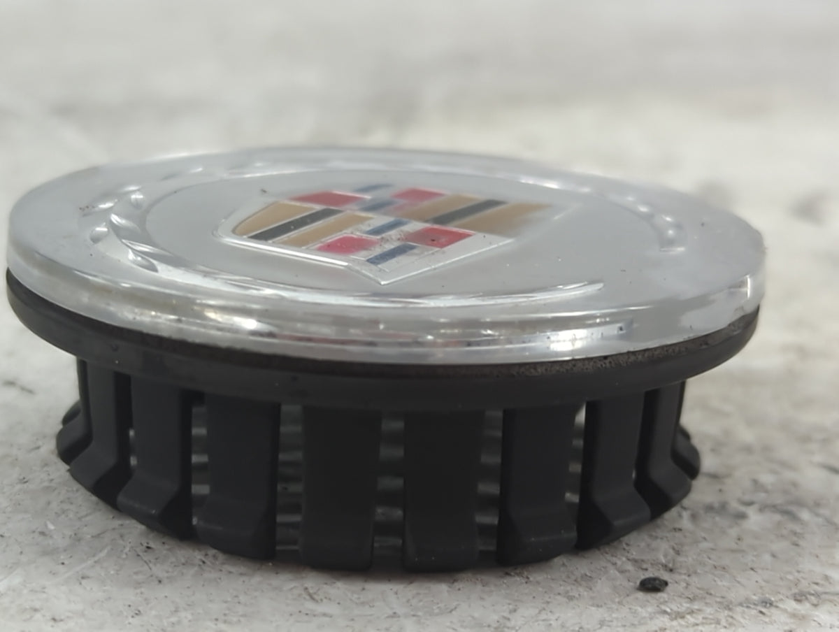 2006 Cadillac Cts Center Cap Oem Silver 1517188 - Oemusedautoparts1.com