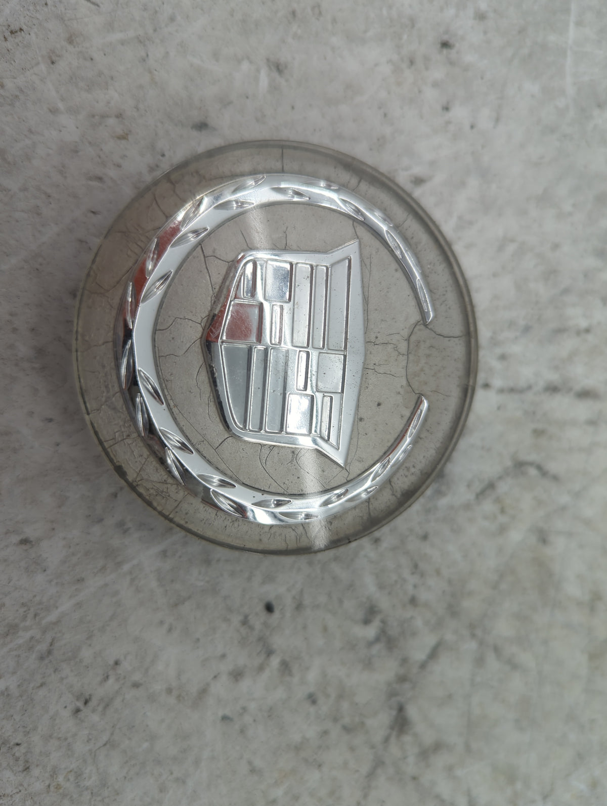 2006 Cadillac Cts Center Cap Oem Chrome 1517189 - Oemusedautoparts1.com