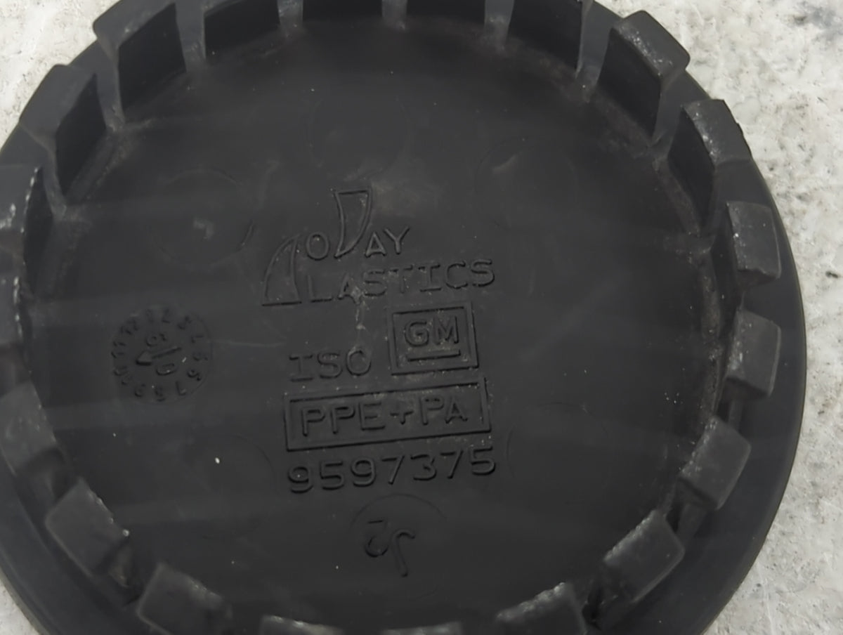 2006 Cadillac Cts Center Cap Oem Silver 1517190 - Oemusedautoparts1.com