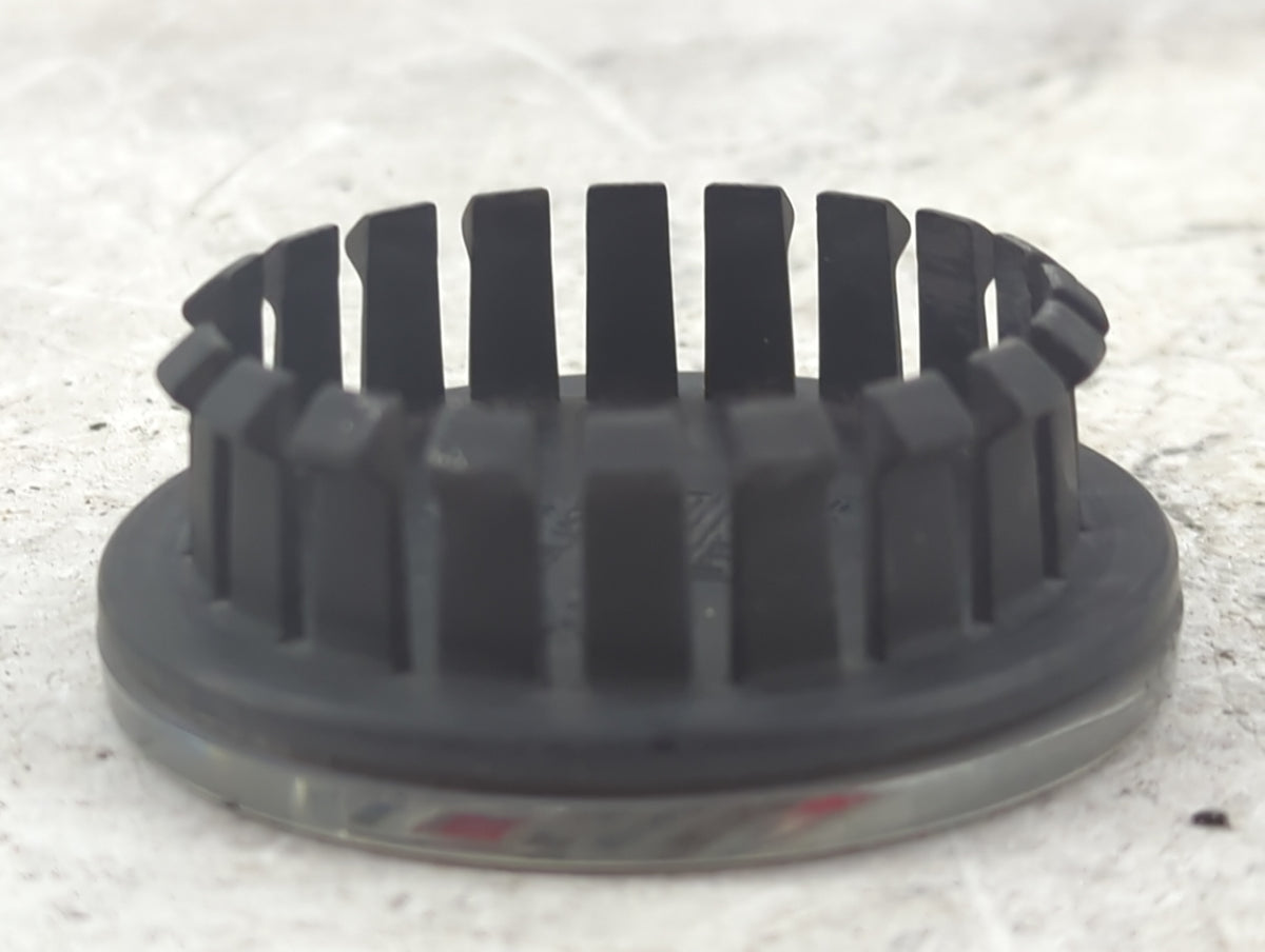 2006 Cadillac Cts Center Cap Oem Silver 1517190 - Oemusedautoparts1.com