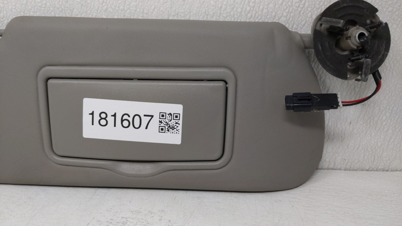 2003-2007 Cadillac Cts Sun Visor Shade Replacement Passenger Right Mirror Fits Fits 2003 2004 2005 2006 2007 OEM Used Auto P