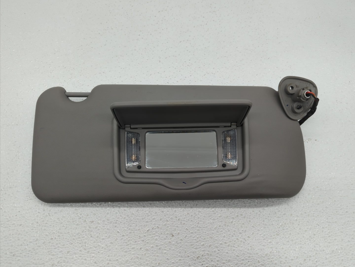 2003-2007 Cadillac Cts Sun Visor Shade Replacement Passenger Right Mirror Fits Fits 2003 2004 2005 2006 2007 OEM Used Auto P