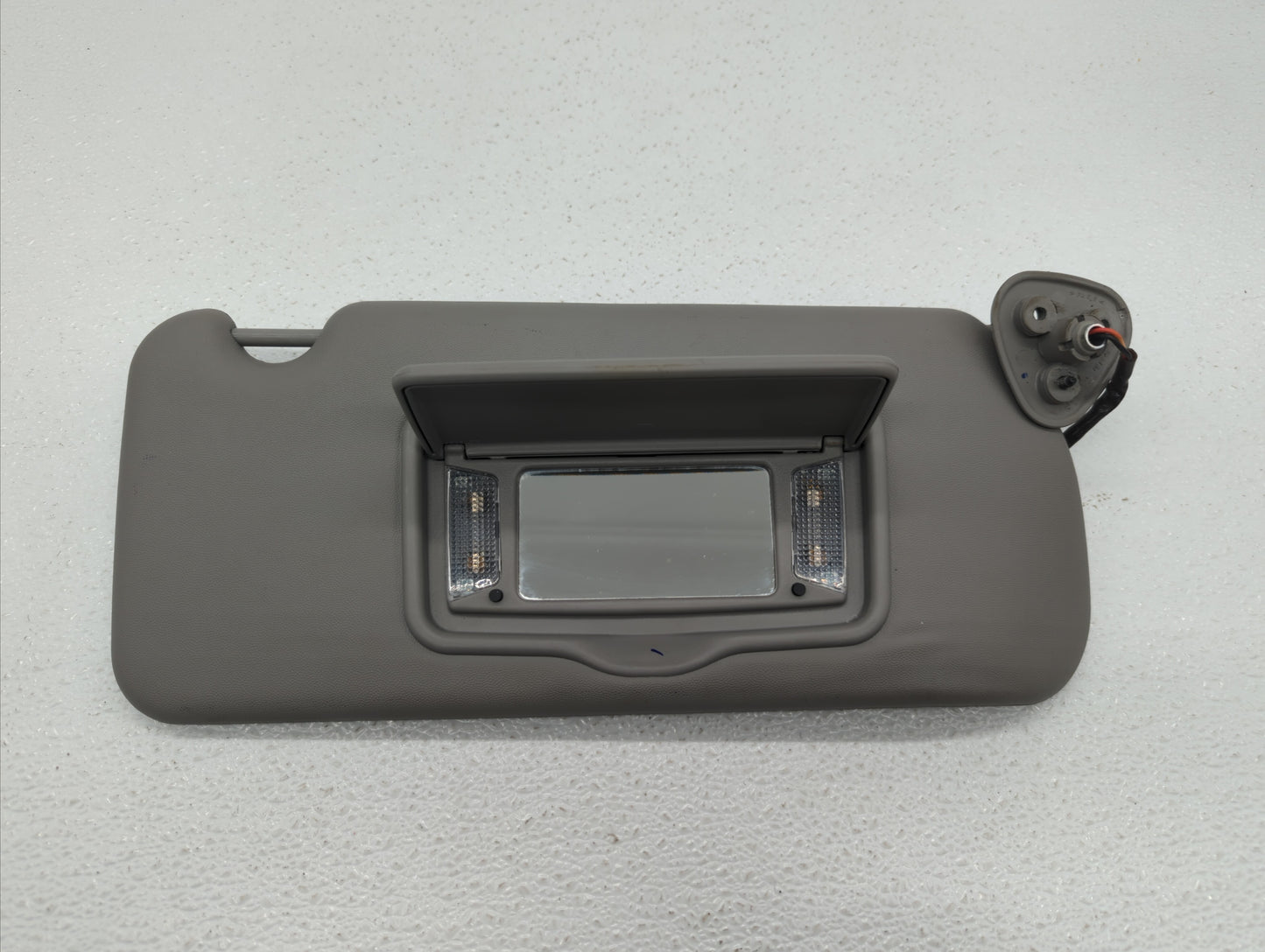 2003-2007 Cadillac Cts Sun Visor Shade Replacement Passenger Right Mirror Fits Fits 2003 2004 2005 2006 2007 OEM Used Auto P