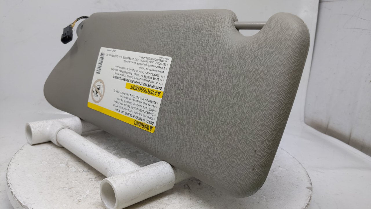 2003-2007 Cadillac Cts Sun Visor Shade Replacement Passenger Right Mirror Fits Fits 2003 2004 2005 2006 2007 OEM Used Auto P