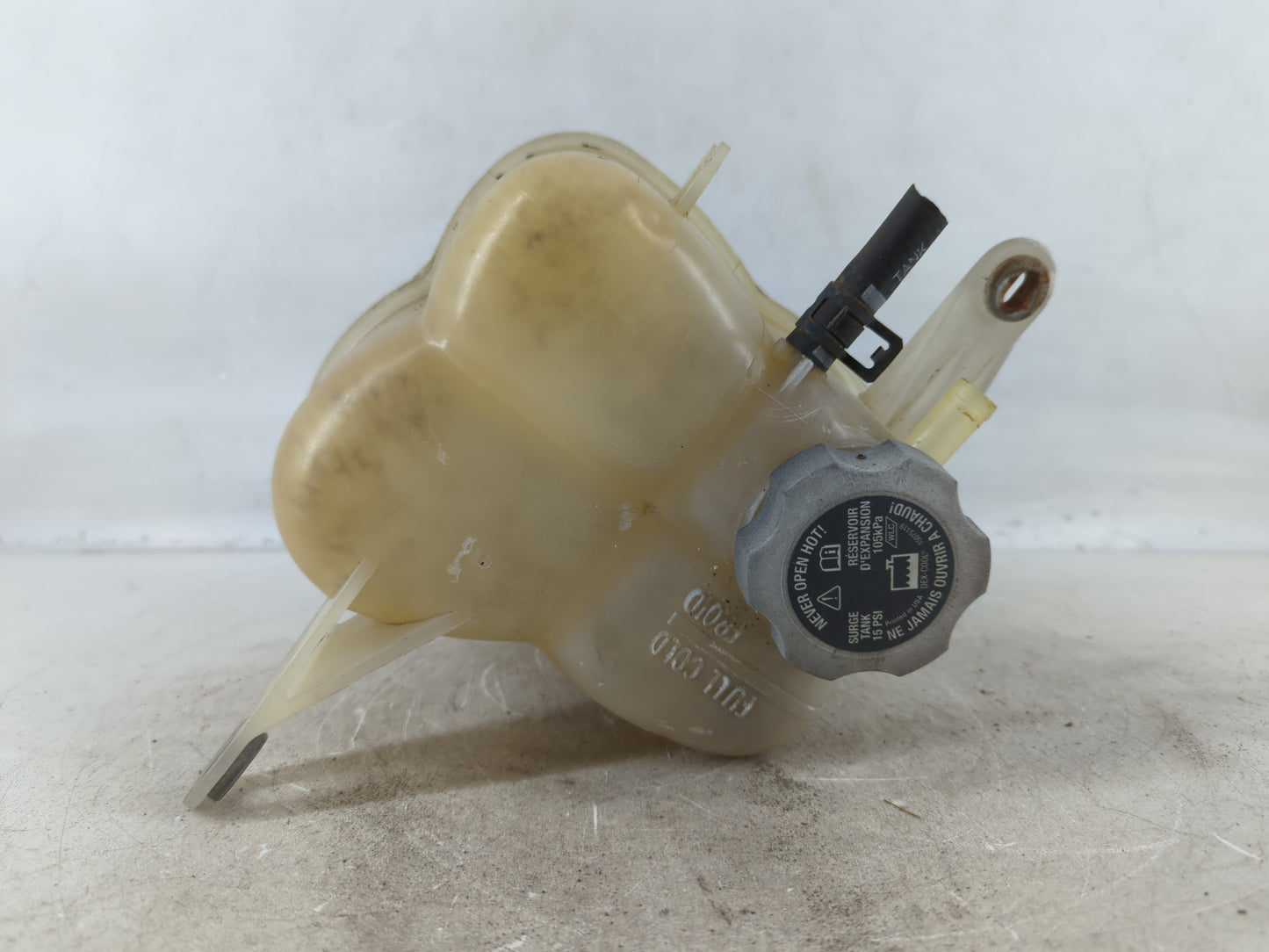 2003-2007 Cadillac Cts Windshield Washer Fluid Reservoir Bottle Oem 774843 - Oemusedautoparts1.com