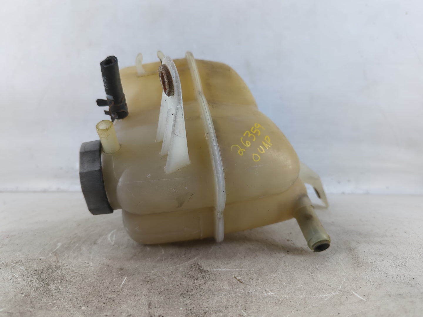 2003-2007 Cadillac Cts Windshield Washer Fluid Reservoir Bottle Oem 774843 - Oemusedautoparts1.com