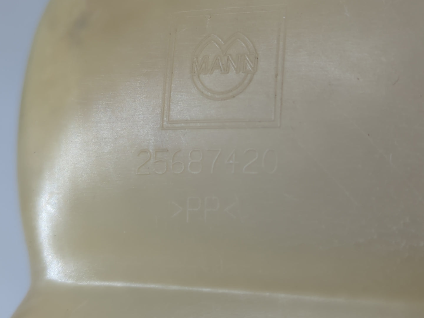 2003-2007 Cadillac Cts Windshield Washer Fluid Reservoir Bottle Oem 774843 - Oemusedautoparts1.com