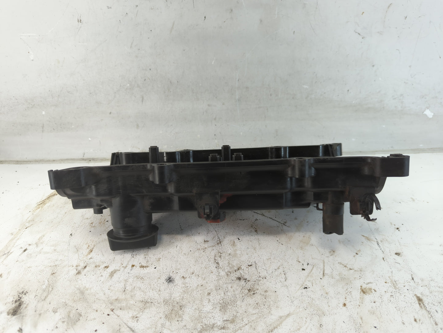 2006 Cadillac Cts Driver Left Cylinder Head Valve Cover Fits OEM Used Auto Parts - Oemusedautoparts1.com