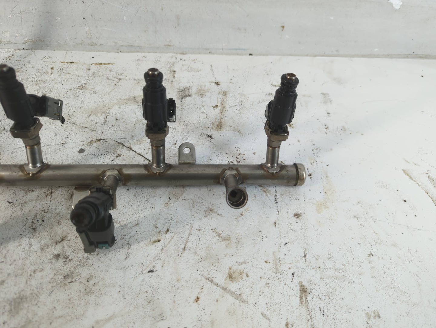 2006 Cadillac Cts Fuel Injectors P/N:12572886 Fits OEM Used Auto Parts - Oemusedautoparts1.com