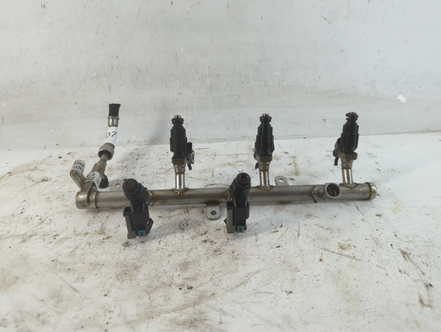2006 Cadillac Cts Fuel Injectors P/N:12572886 Fits OEM Used Auto Parts - Oemusedautoparts1.com