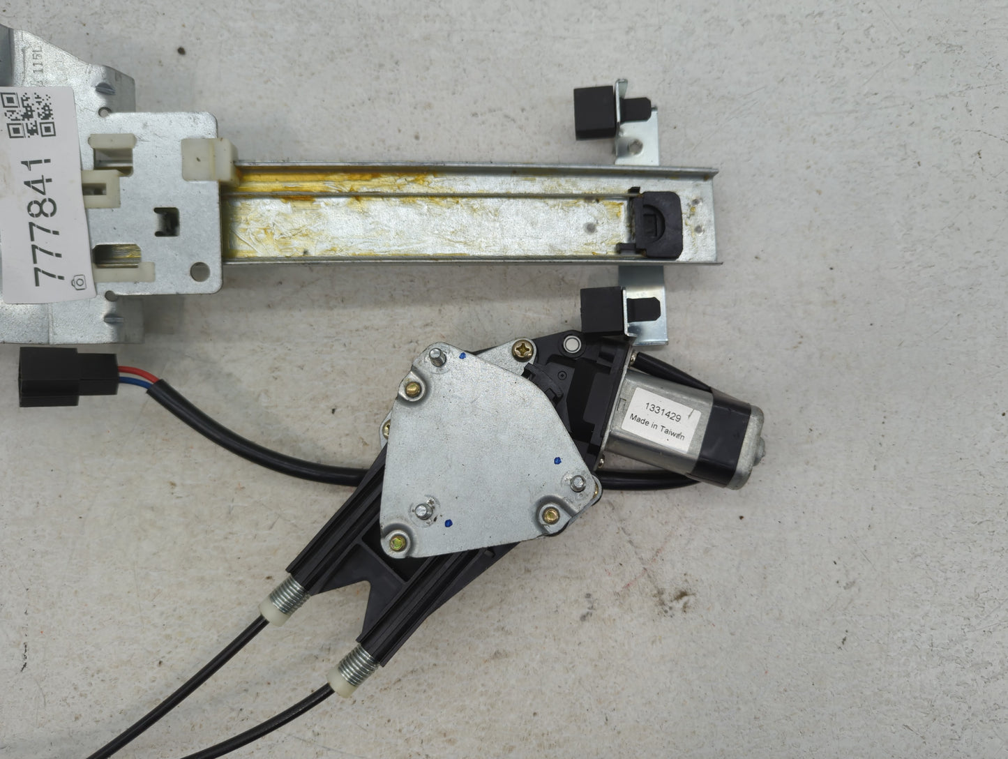 2006 Cadillac Deville Used Driver Left Rear Window Regulator - Oemusedautoparts1.com