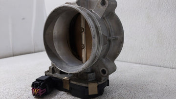 2006-2011 Cadillac Dts Throttle Body P/N:RME87 2B5495 Fits Fits 2006 2007 2008 2009 2010 2011 OEM Used Auto Parts
