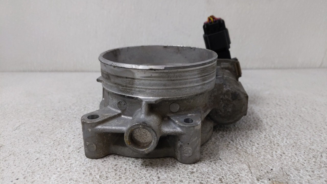 2006-2011 Cadillac Dts Throttle Body P/N:RME87 2B5495 Fits Fits 2006 2007 2008 2009 2010 2011 OEM Used Auto Parts - Oemuseda