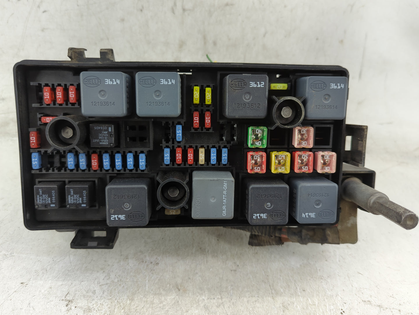 2006-2007 Cadillac Dts Fusebox Fuse Box Panel Relay Module P/N:15812668 Fits Fits 2006 2007 OEM Used Auto Parts - Oemusedaut