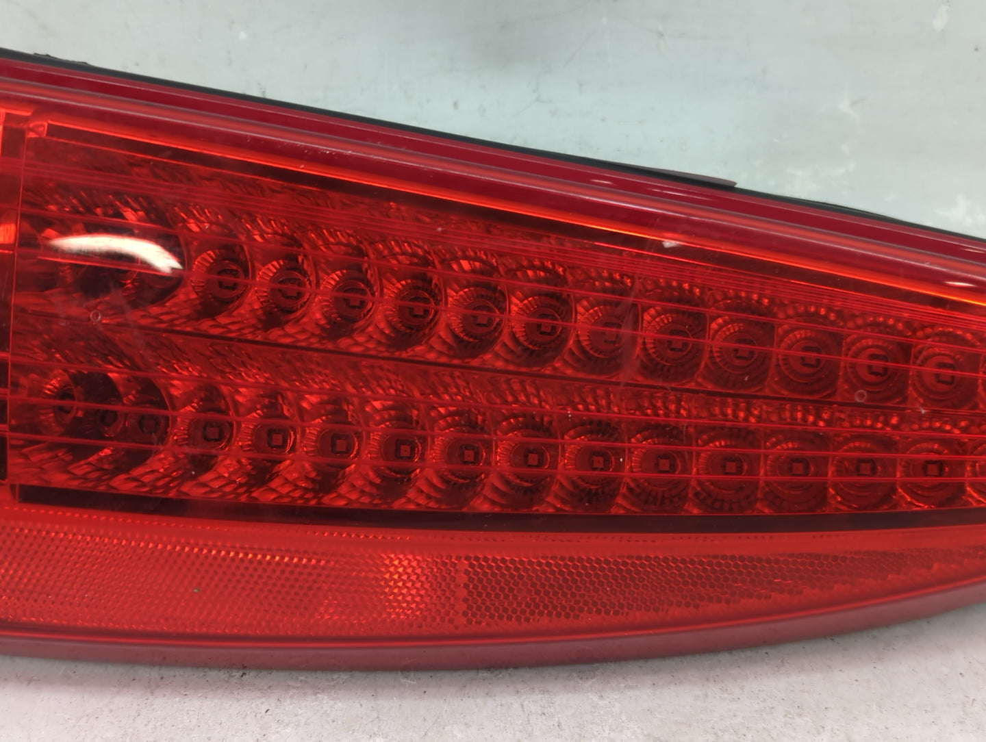 2006-2011 Cadillac Dts Tail Light Assembly Passenger Right OEM P/N:15858152 Fits Fits 2006 2007 2008 2009 2010 2011 OEM Used