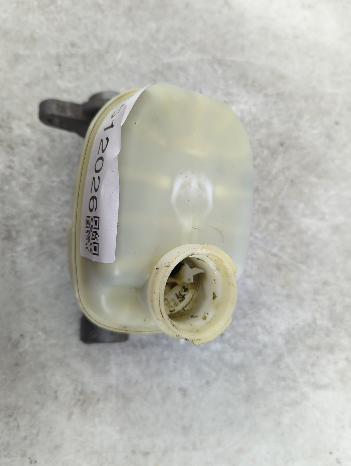 2006-2008 Cadillac Dts Brake Master Cylinder 1512026 - Oemusedautoparts1.com