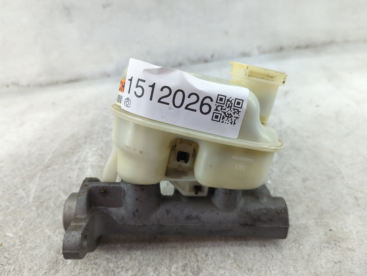 2006-2008 Cadillac Dts Brake Master Cylinder 1512026 - Oemusedautoparts1.com