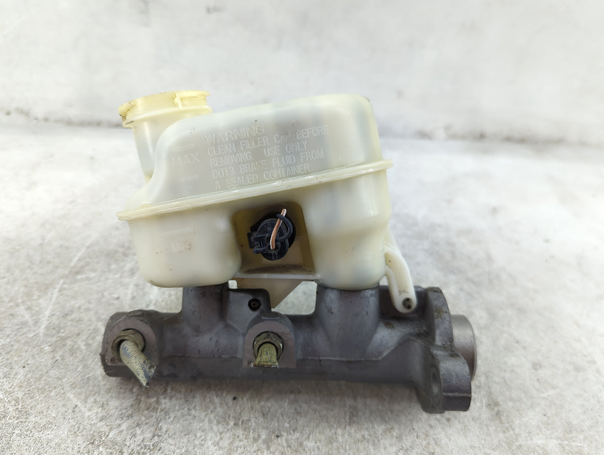 2006-2008 Cadillac Dts Brake Master Cylinder 1512026 - Oemusedautoparts1.com