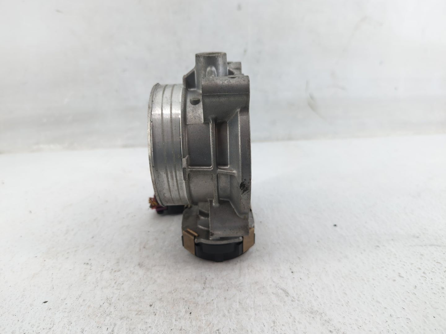 2006-2011 Cadillac Dts Throttle Body P/N:12602800 Fits Fits 2006 2007 2008 2009 2010 2011 OEM Used Auto Parts - Oemusedautop