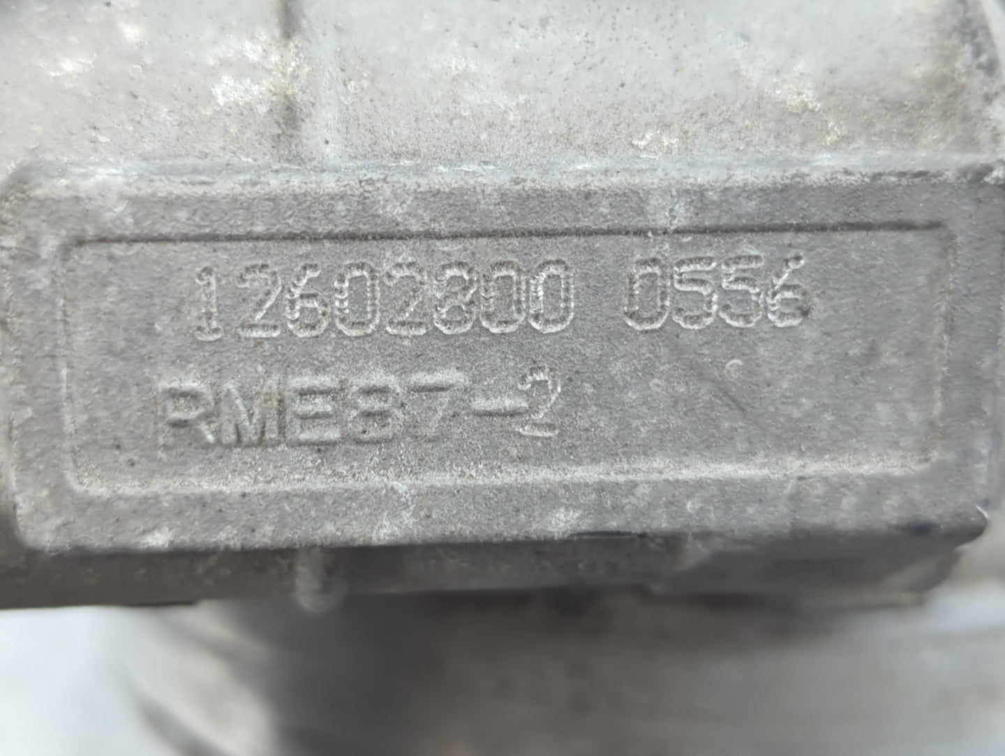 2006-2011 Cadillac Dts Throttle Body P/N:0556 12602800 Fits Fits 2006 2007 2008 2009 2010 2011 OEM Used Auto Parts - Oemused