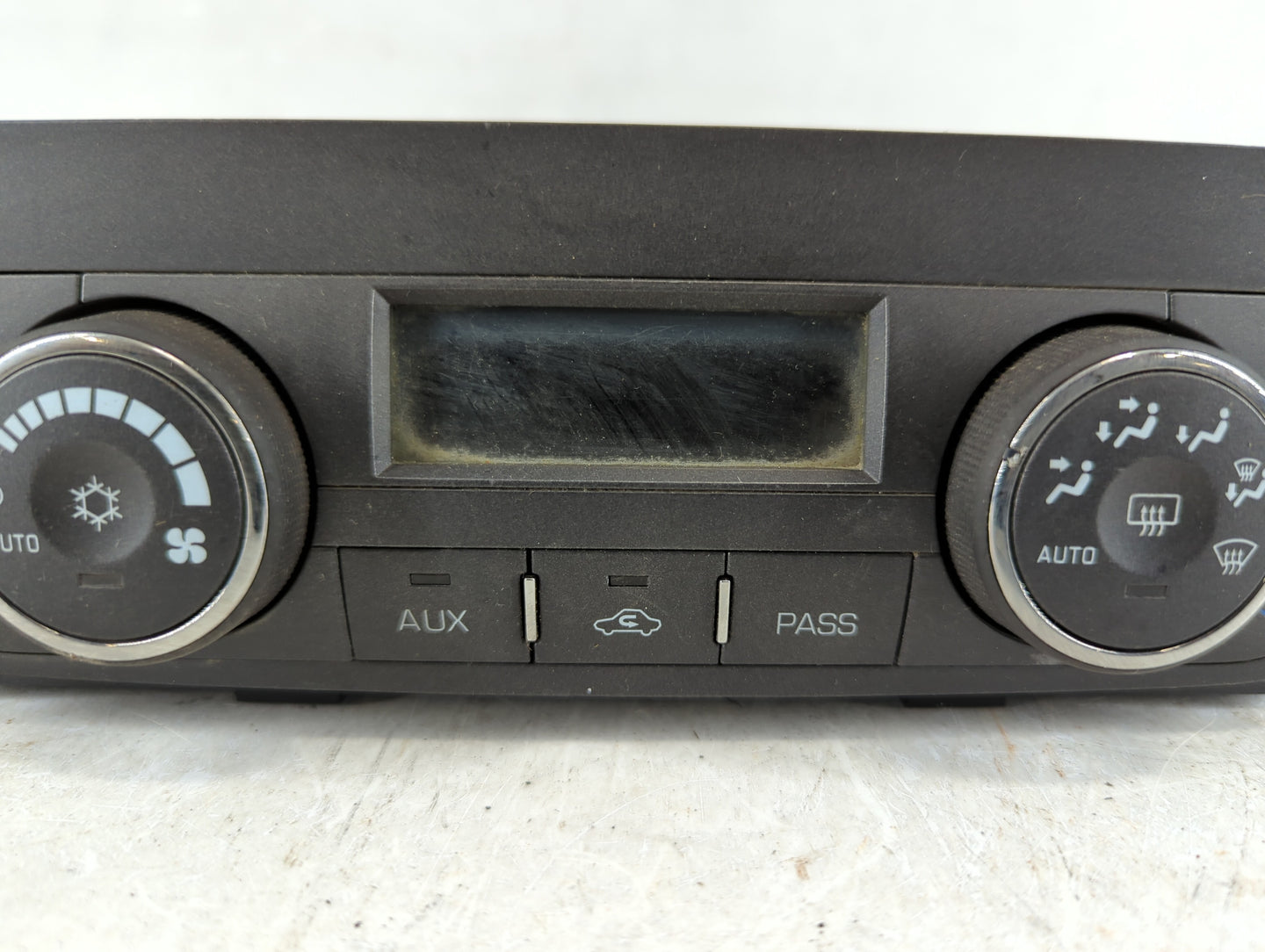 2006 Cadillac Dts Climate Control Module Temperature AC/Heater Replacement P/N:15839547 Fits OEM Used Auto Parts - Oemusedau