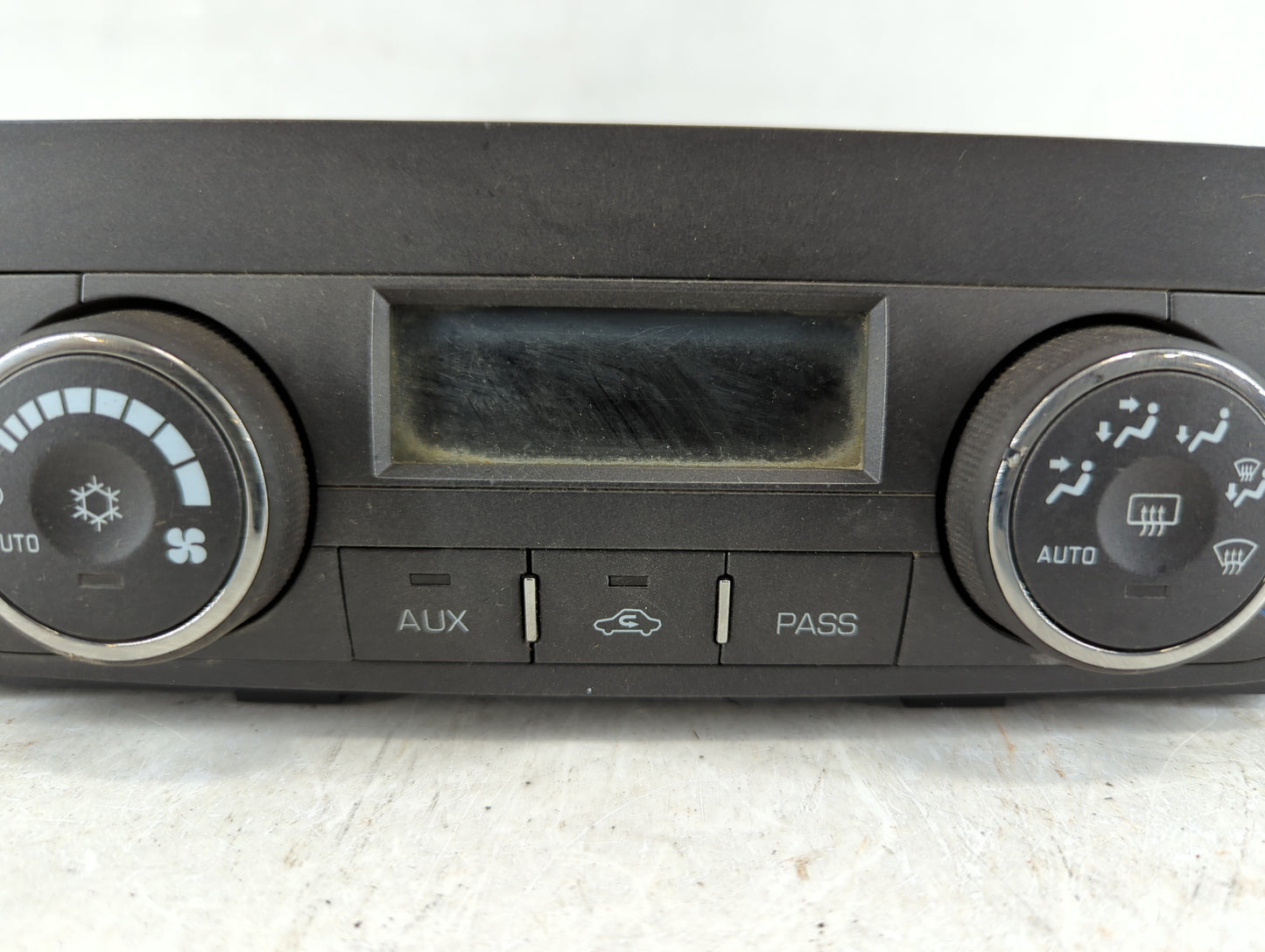 2006 Cadillac Dts Climate Control Module Temperature AC/Heater Replacement P/N:15839547 Fits OEM Used Auto Parts - Oemusedau