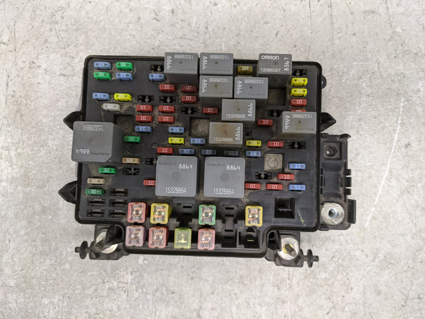 2003-2006 Cadillac Escalade Fusebox Fuse Box Panel Relay Module P/N:15201928-02 Fits Fits 2003 2004 2005 2006 OEM Used Auto 