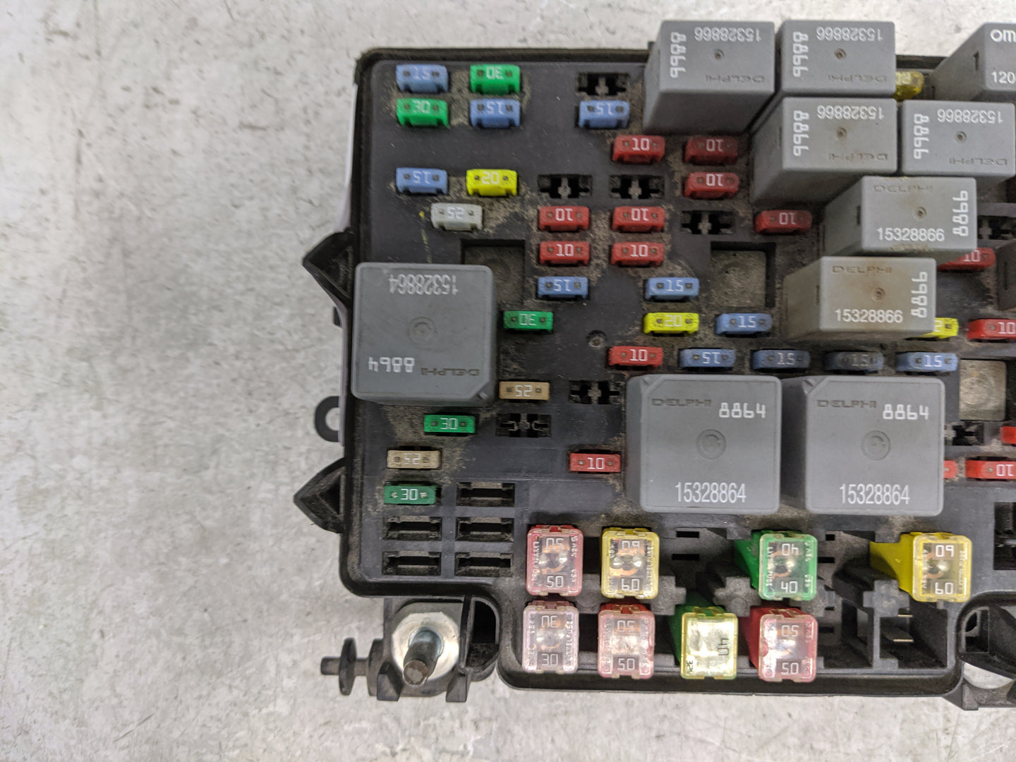 2003-2006 Cadillac Escalade Fusebox Fuse Box Panel Relay Module P/N:15201928-02 Fits Fits 2003 2004 2005 2006 OEM Used Auto 