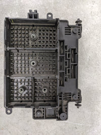 2003-2006 Cadillac Escalade Fusebox Fuse Box Panel Relay Module P/N:15201928-02 Fits Fits 2003 2004 2005 2006 OEM Used Auto 