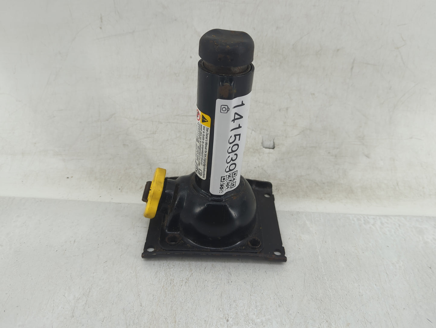 2006 Cadillac Escalade Spare Scissor Car Jack - Oemusedautoparts1.com
