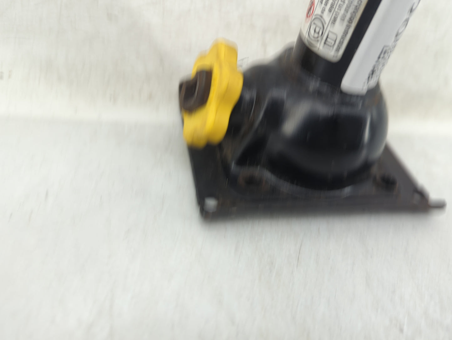 2006 Cadillac Escalade Spare Scissor Car Jack - Oemusedautoparts1.com