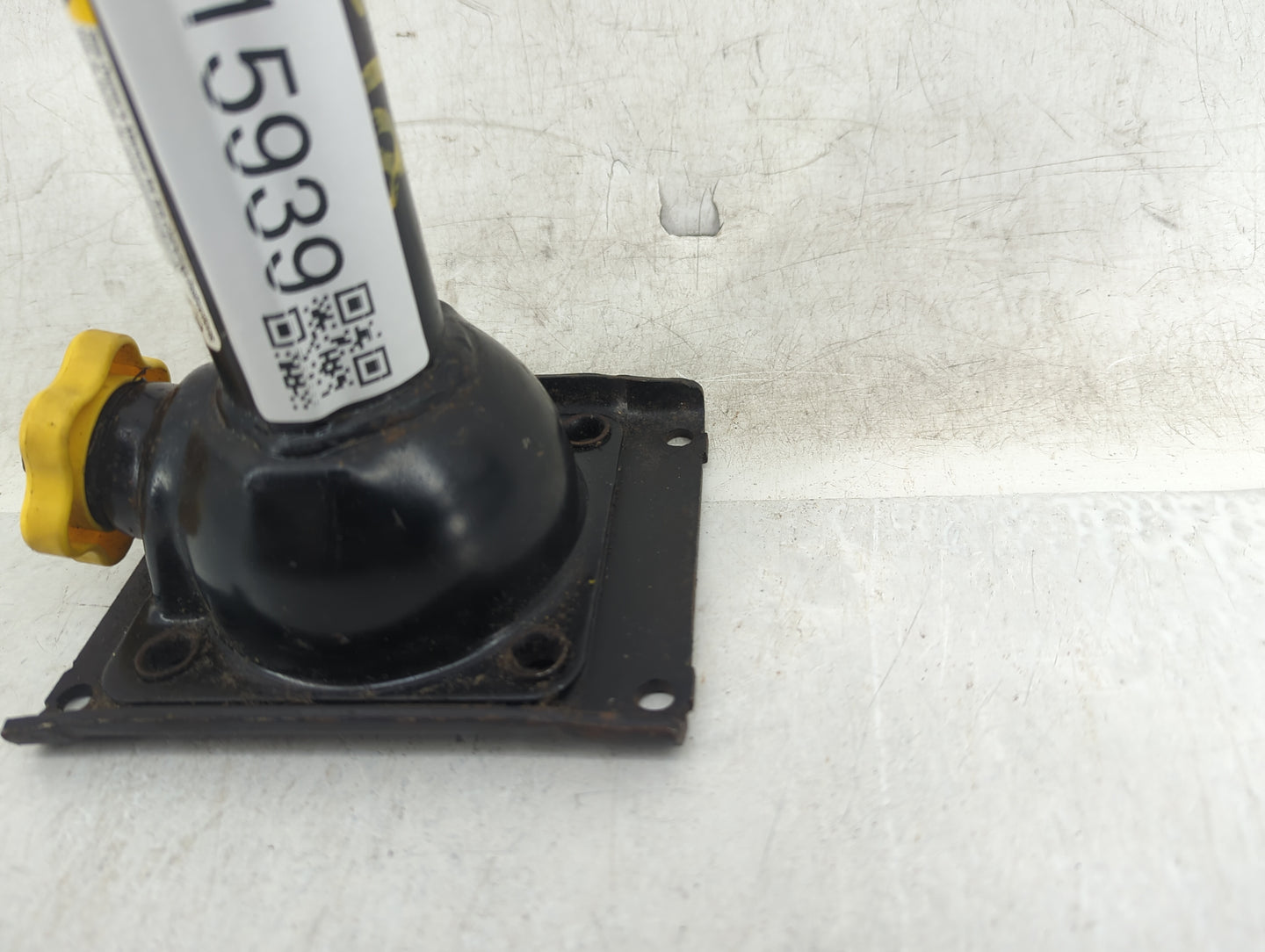 2006 Cadillac Escalade Spare Scissor Car Jack - Oemusedautoparts1.com