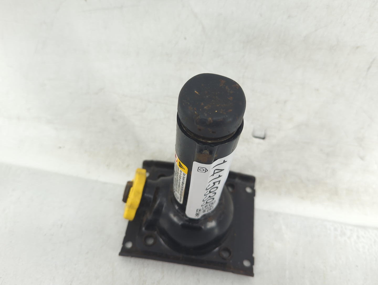 2006 Cadillac Escalade Spare Scissor Car Jack - Oemusedautoparts1.com