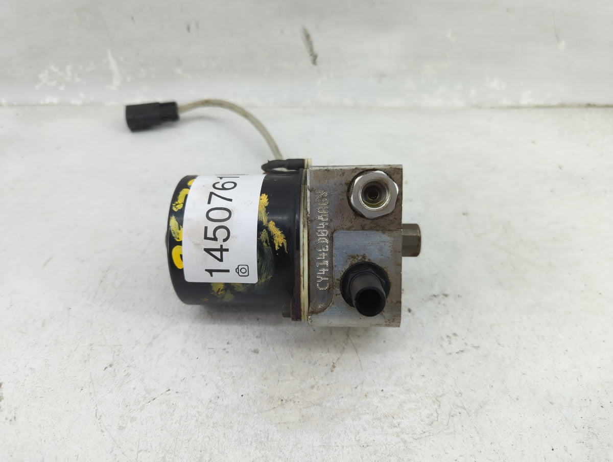 2005-2006 Cadillac Escalade Anti-Lock Brake ABS Pump Module Actuator OEM Fits Fits 2005 2006 OEM Used Auto Parts - Oemusedau